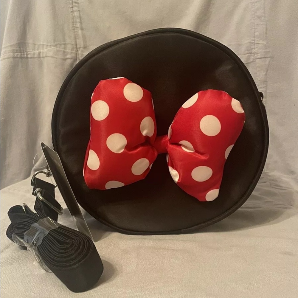NEW Walt Disney Minnie Mouse Round Crossbody Bag Purse w/ Red Polka Dot Bow